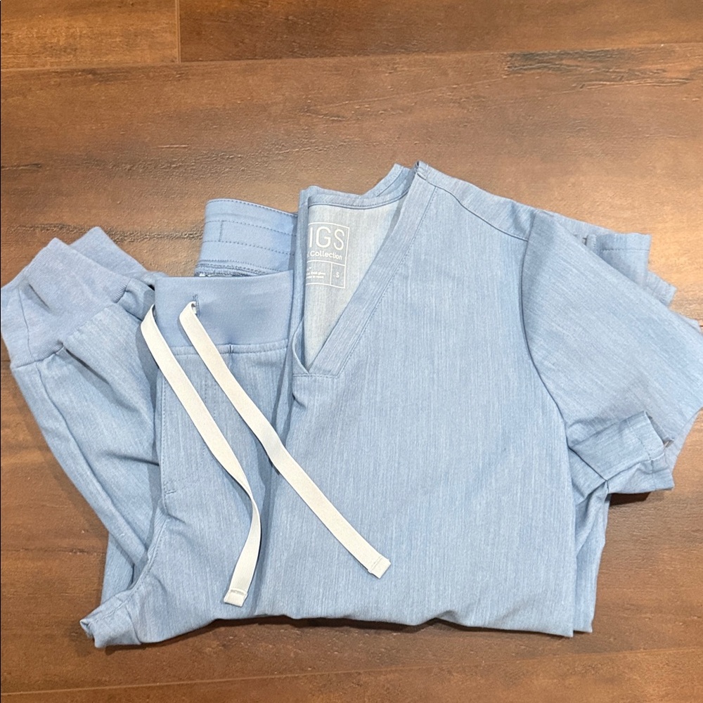 FIGS Women's Light Heather Indigo Blue V-Neck Scrub Top and Joggers